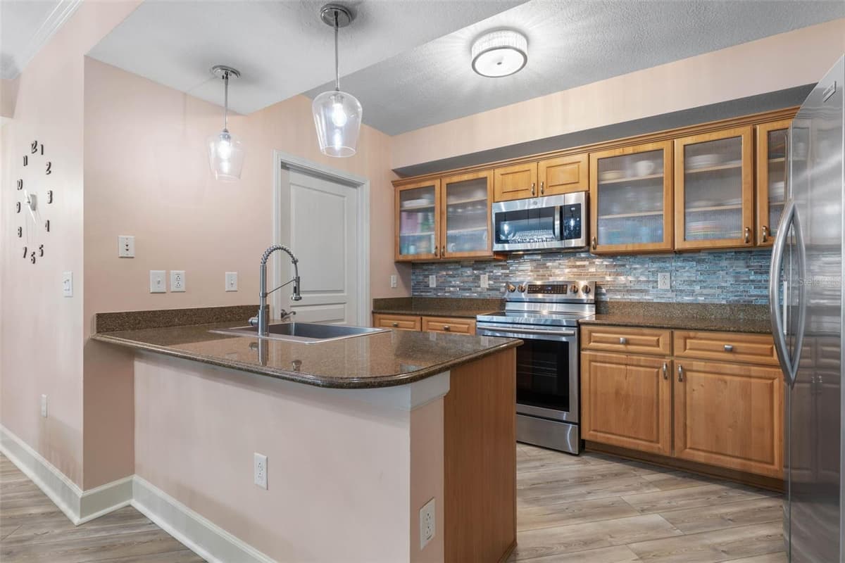 200 OCEAN CREST DRIVE — photo 16 of 71