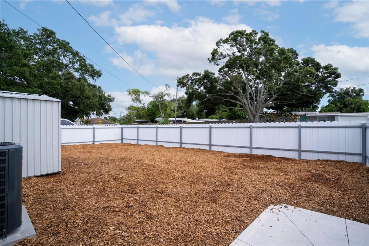 12425 RIDGE ROAD — photo 33 of 39