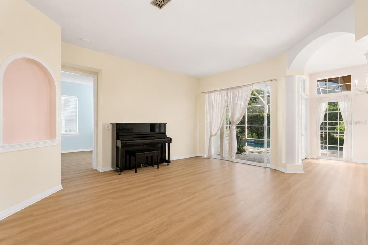 12213 ROSELAND DRIVE — photo 14 of 52