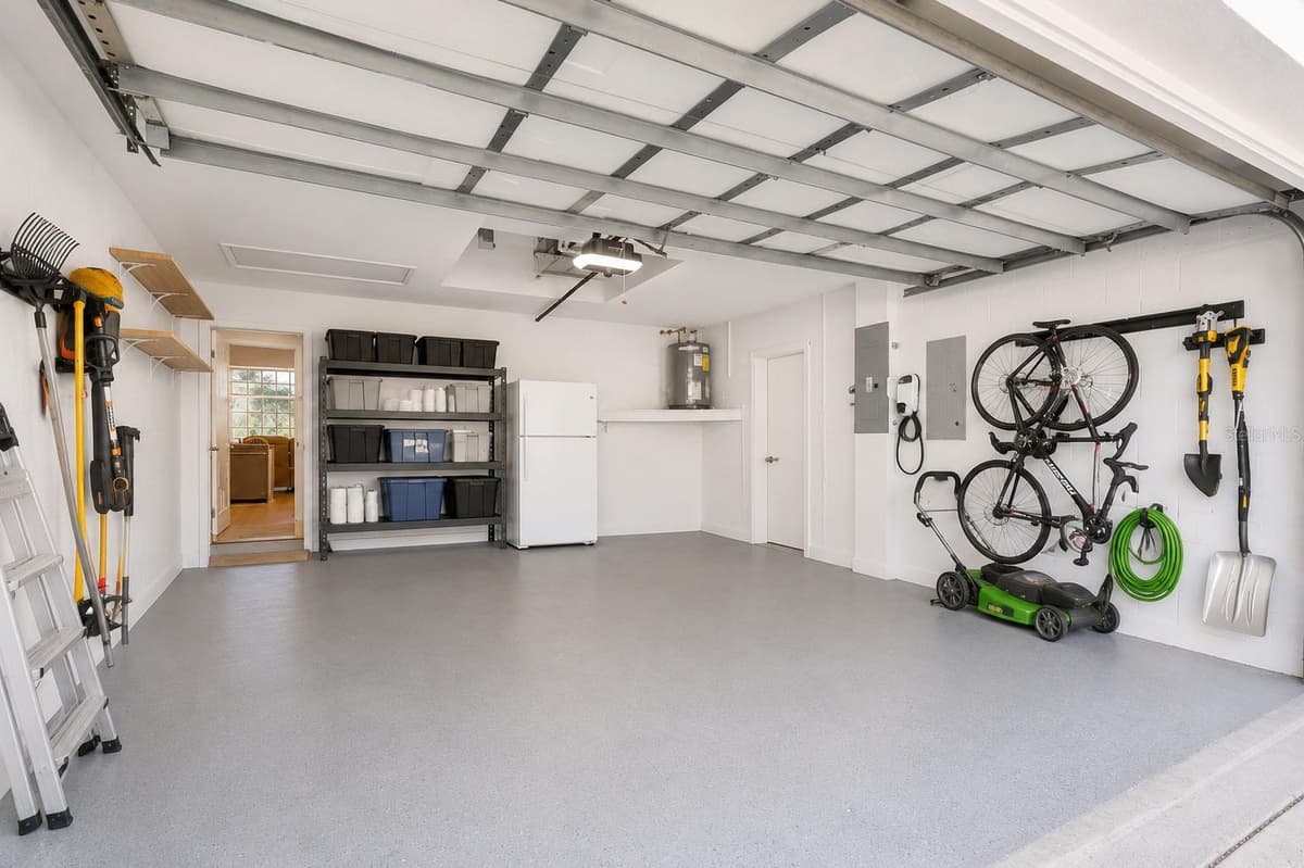 12213 ROSELAND DRIVE — photo 37 of 52