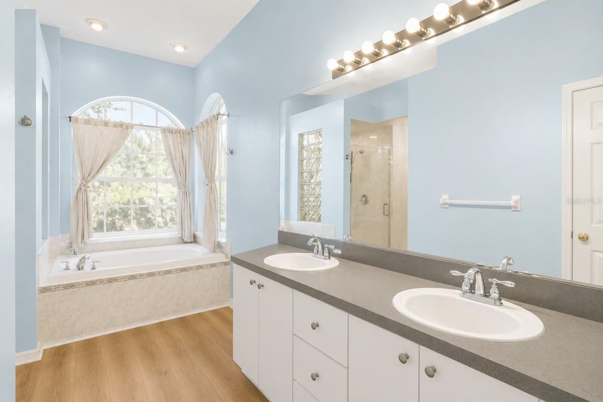 12213 ROSELAND DRIVE — photo 21 of 52