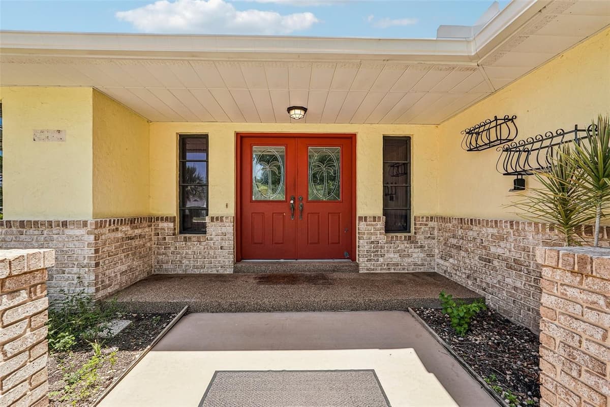 1305 SORRENTO WOODS BOULEVARD — photo 4 of 38