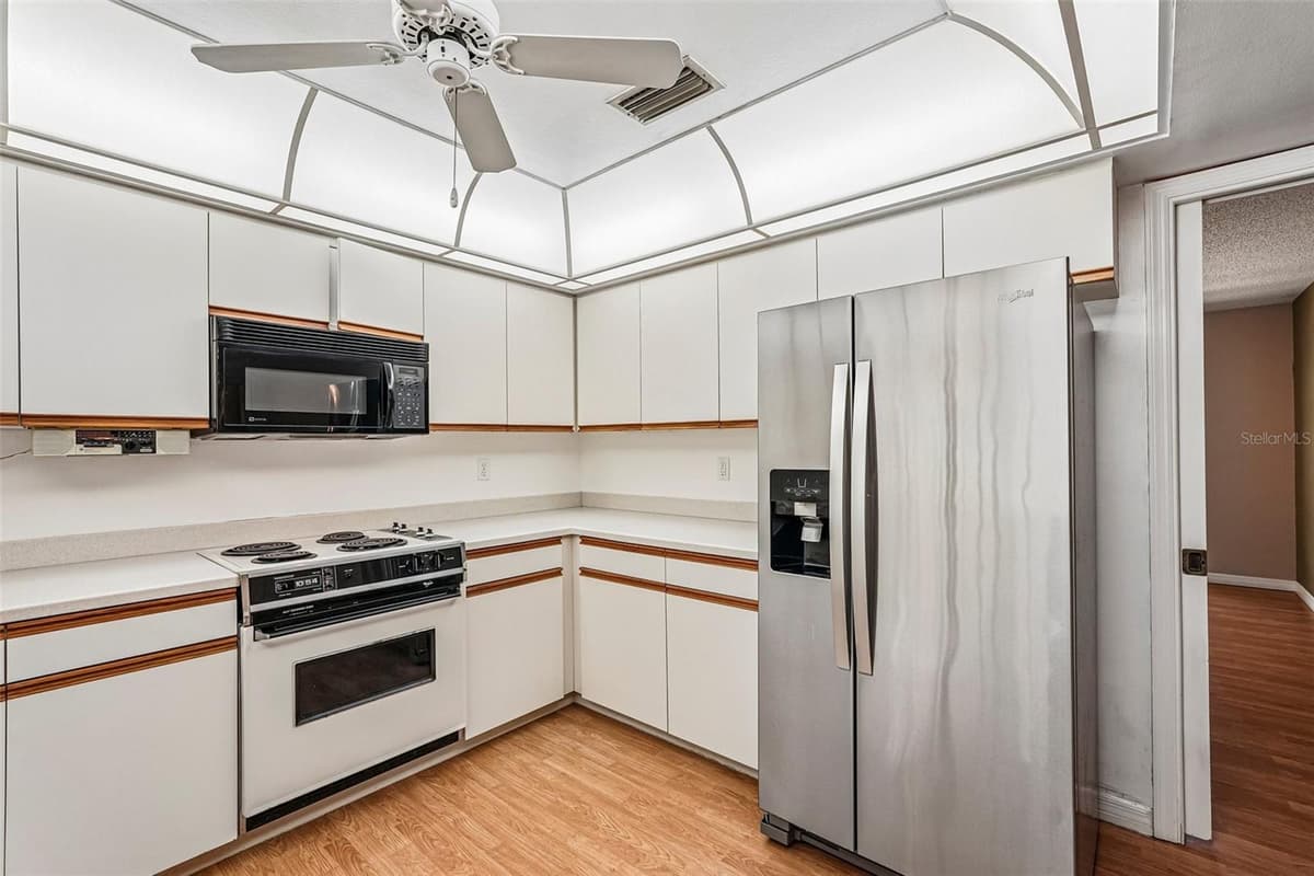1305 SORRENTO WOODS BOULEVARD — photo 12 of 38