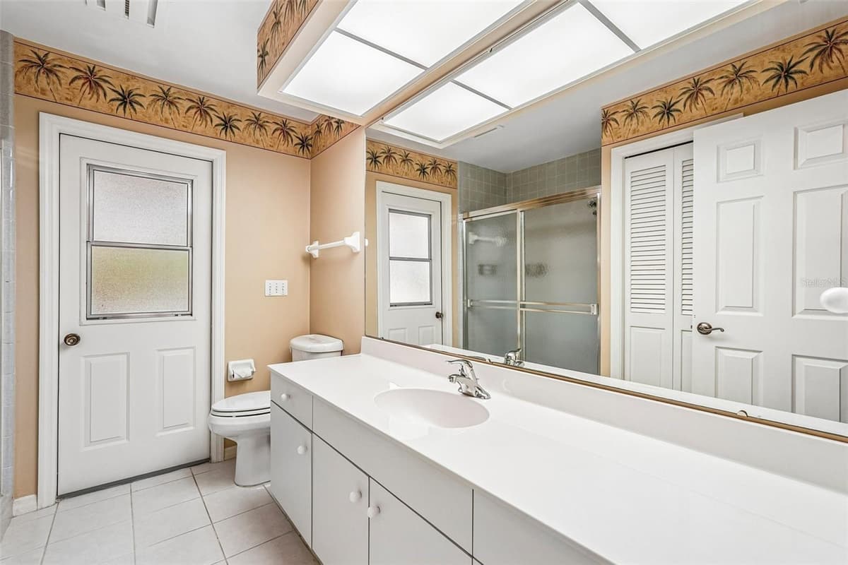 1305 SORRENTO WOODS BOULEVARD — photo 24 of 38
