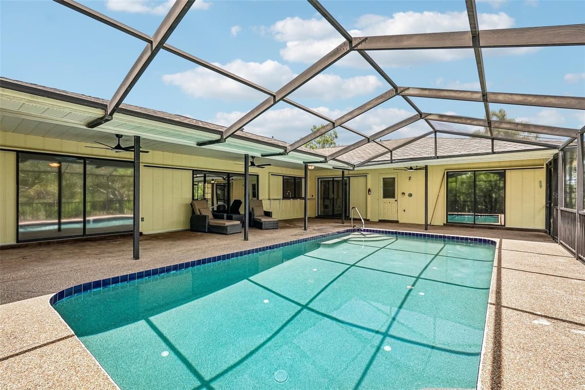 1305 SORRENTO WOODS BOULEVARD — photo 31 of 38