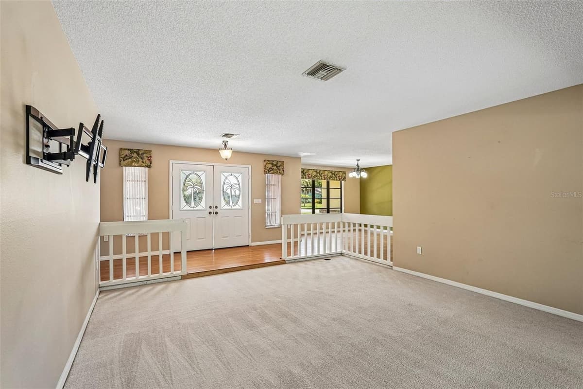 1305 SORRENTO WOODS BOULEVARD — photo 8 of 38