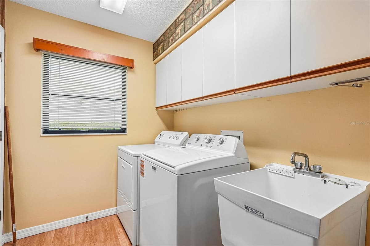 1305 SORRENTO WOODS BOULEVARD — photo 28 of 38