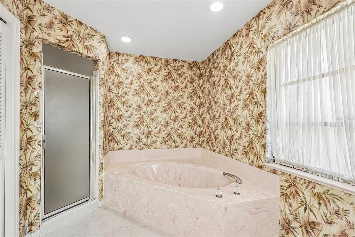 1305 SORRENTO WOODS BOULEVARD — photo 20 of 38