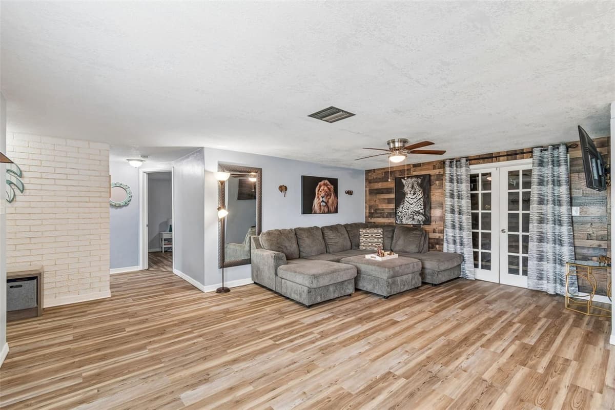 9140 COCHISE LANE — photo 7 of 57