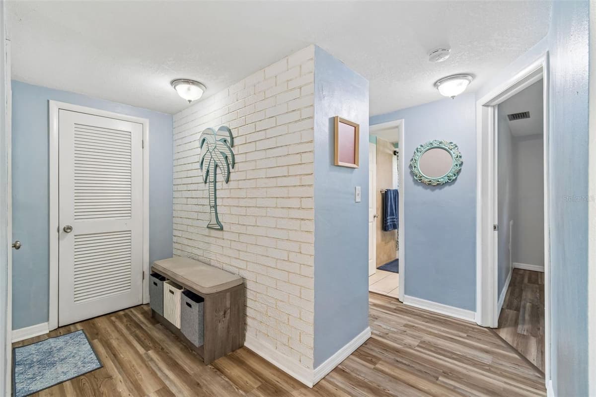 9140 COCHISE LANE — photo 13 of 57