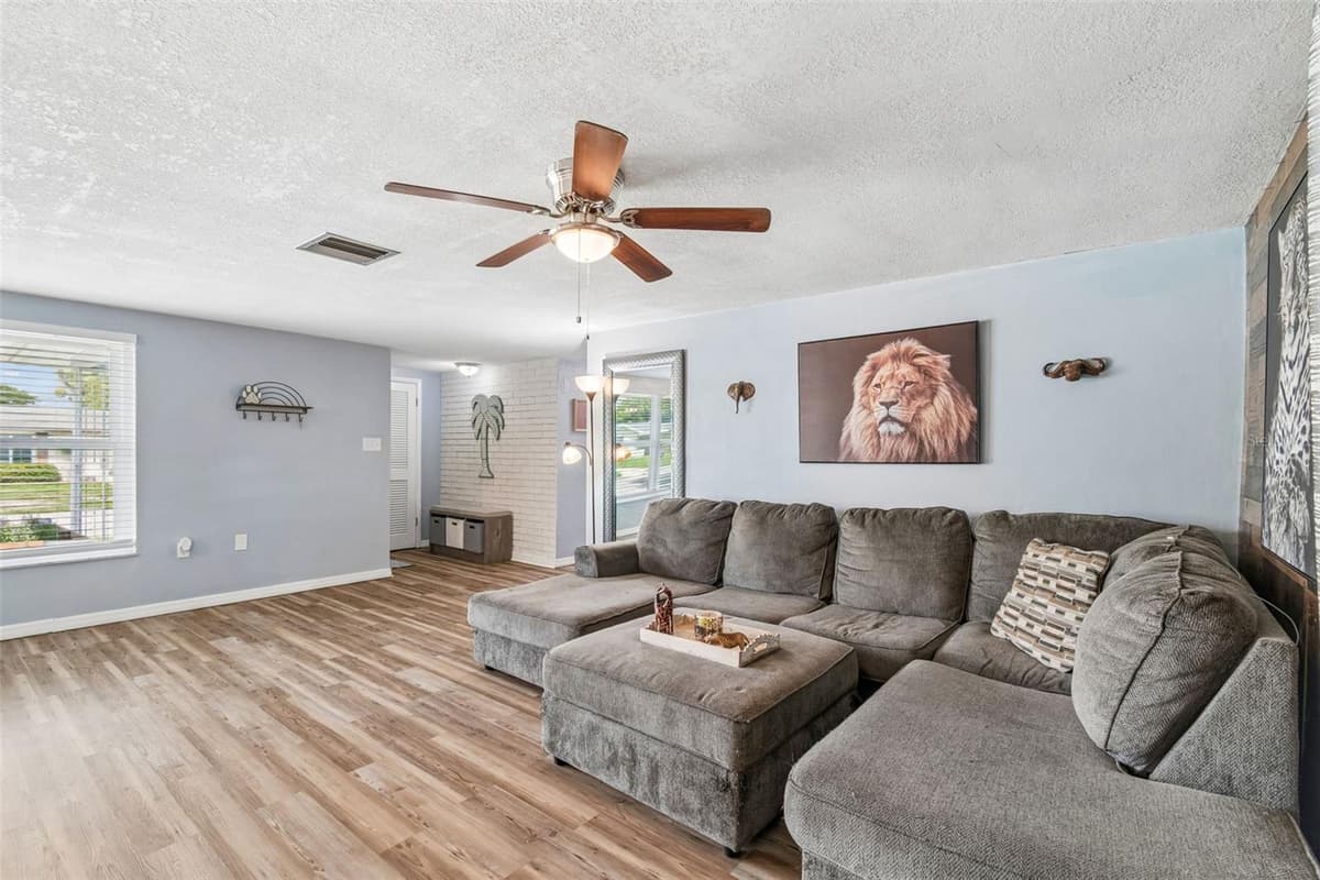 9140 COCHISE LANE — photo 9 of 57