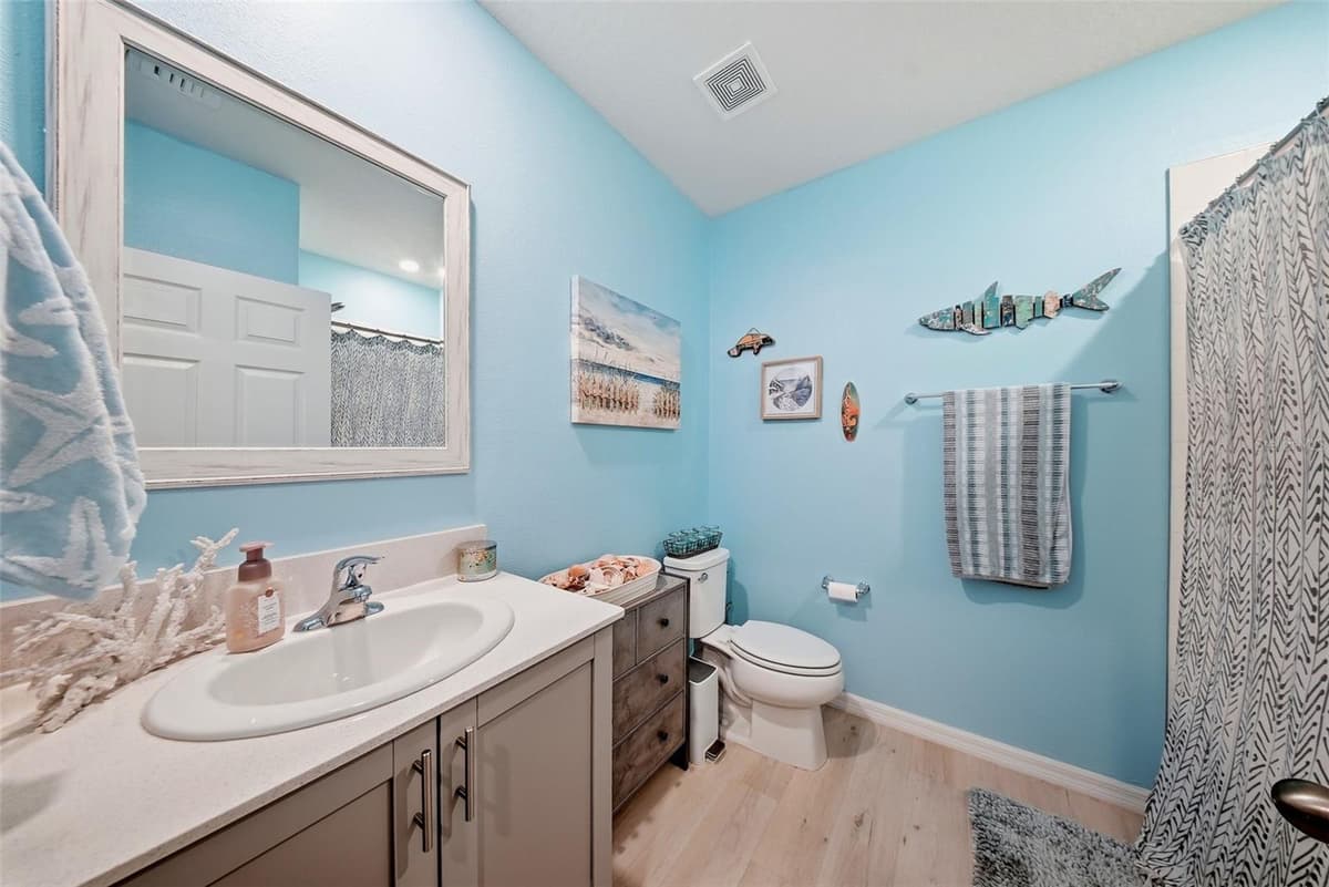 12953 CAMARILLO PLACE — photo 17 of 42