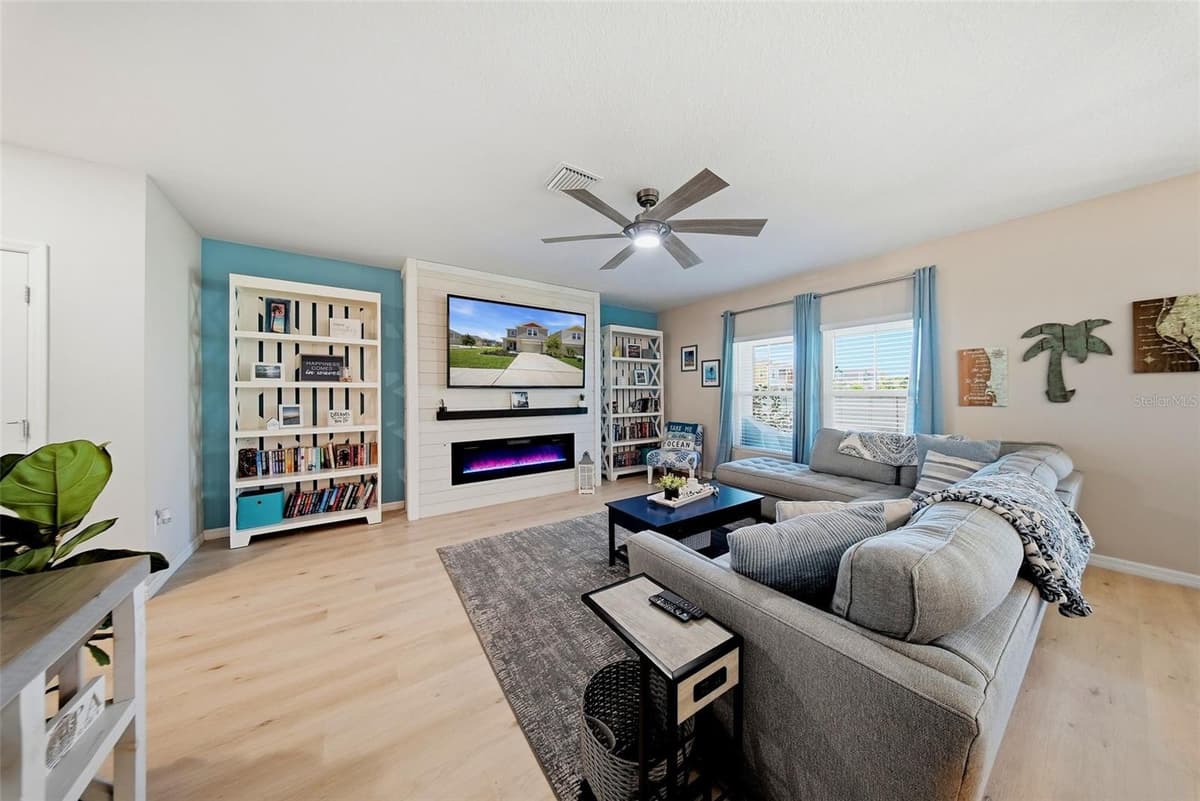12953 CAMARILLO PLACE — photo 7 of 42