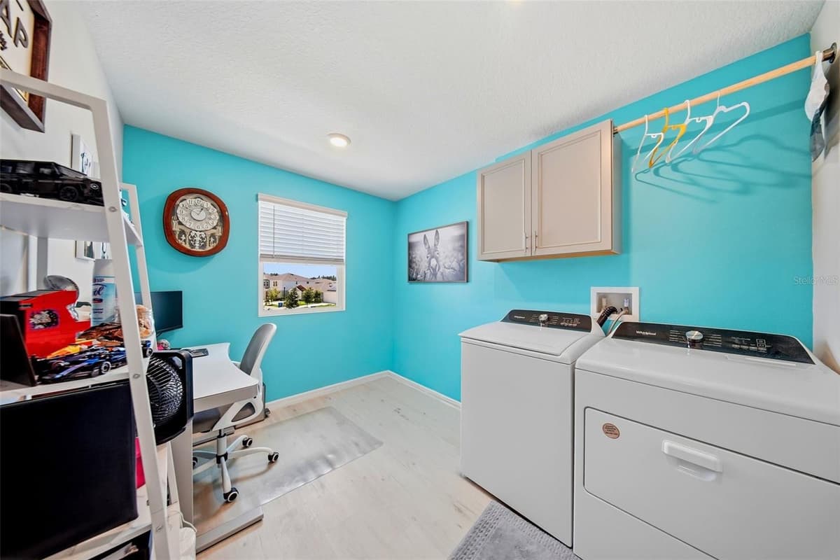 12953 CAMARILLO PLACE — photo 15 of 42
