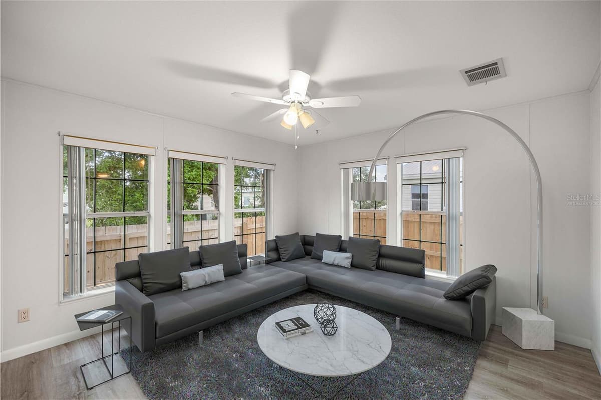 5230 LEXINGTON CIRCLE — photo 13 of 38