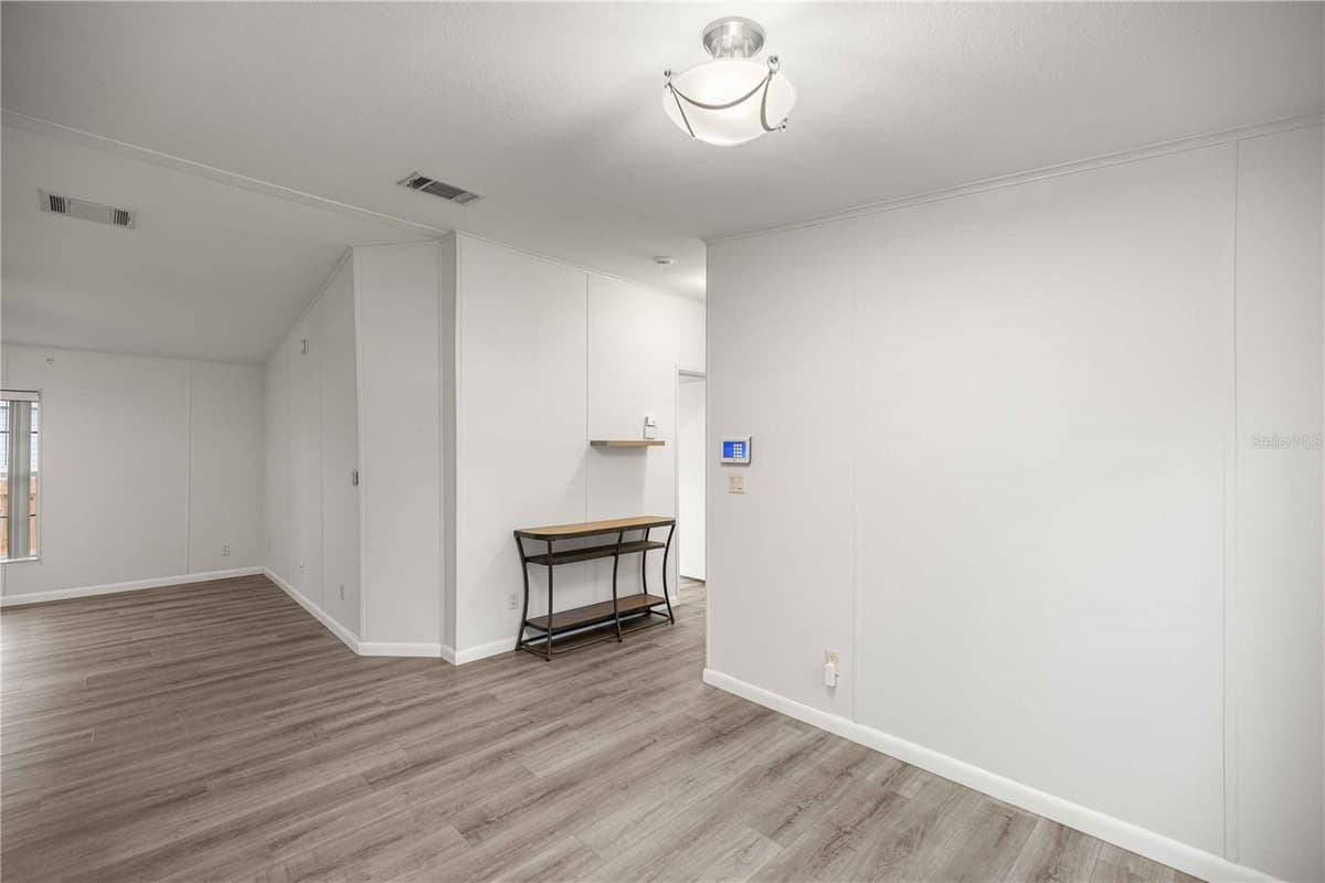 5230 LEXINGTON CIRCLE — photo 6 of 38