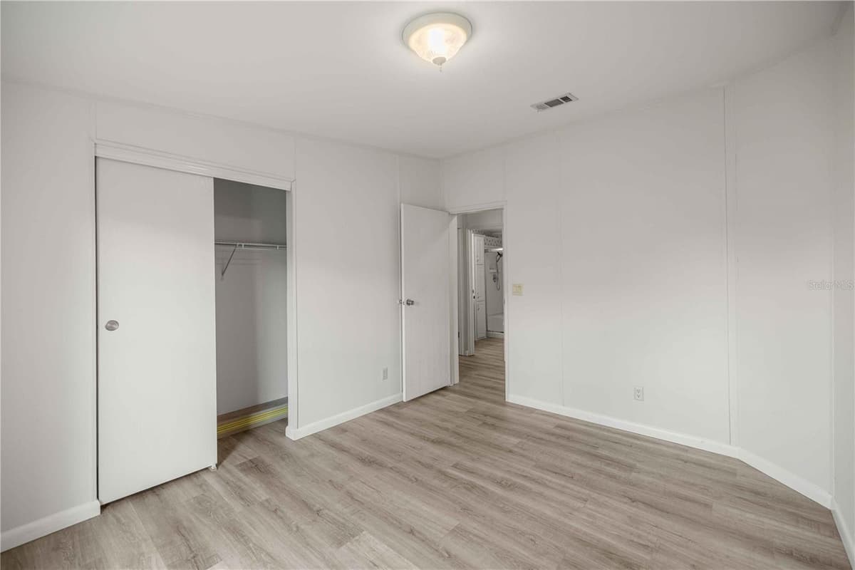 5230 LEXINGTON CIRCLE — photo 18 of 38