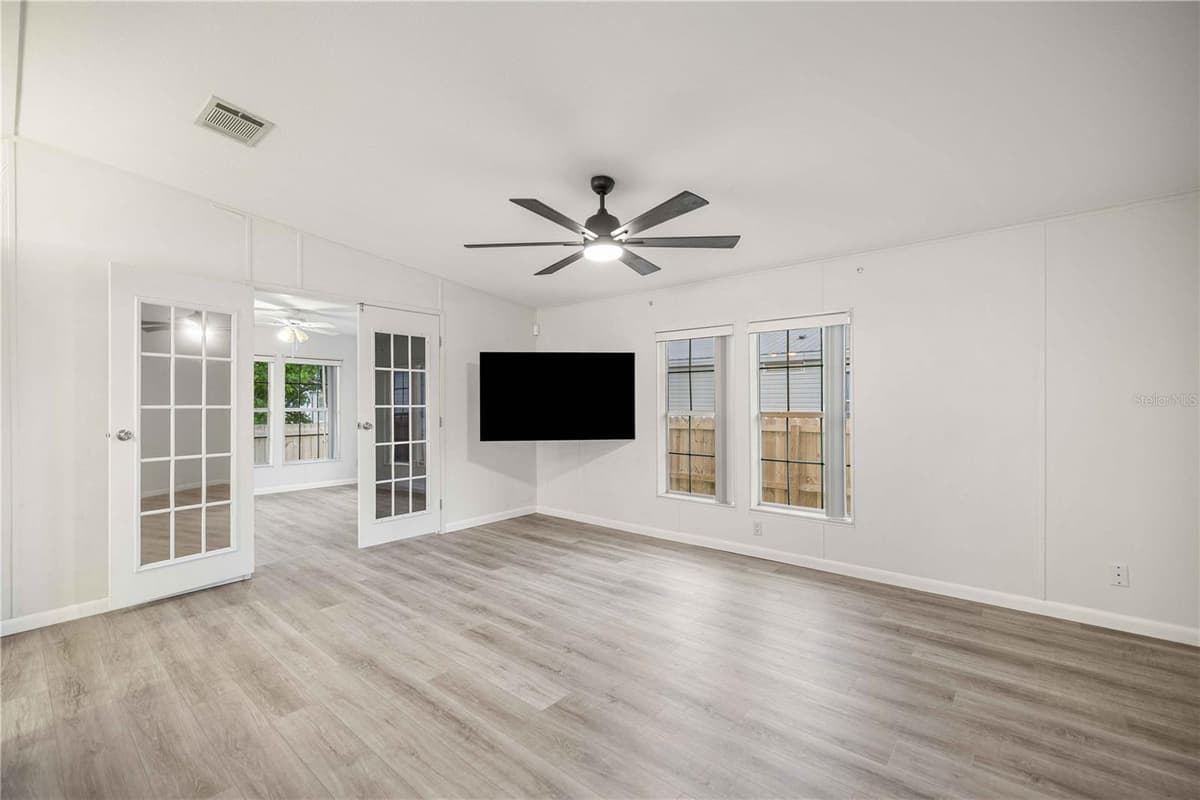 5230 LEXINGTON CIRCLE — photo 9 of 38