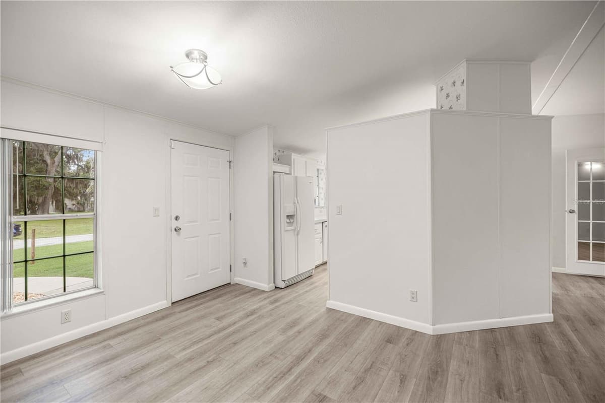 5230 LEXINGTON CIRCLE — photo 5 of 38