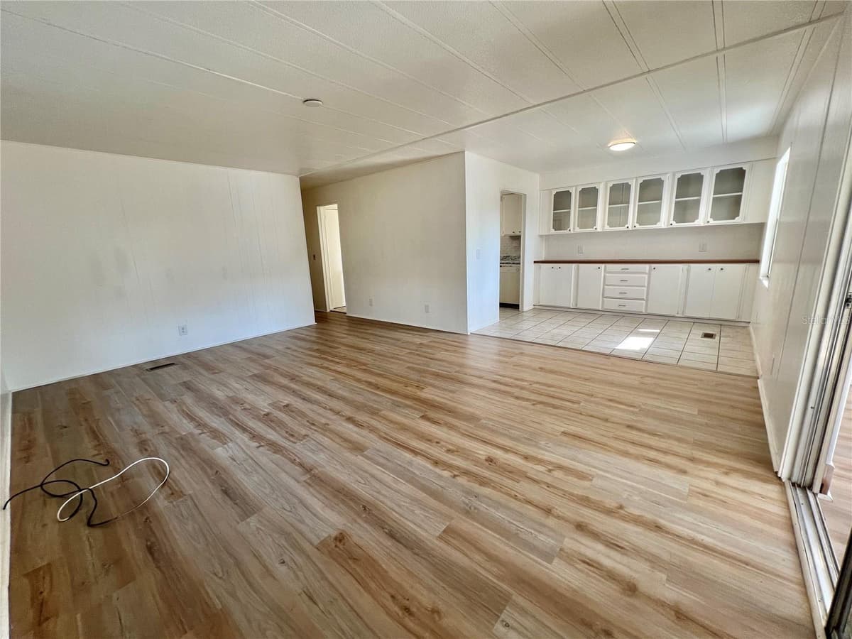 222 HAWTHORNE BOULEVARD — photo 2 of 58
