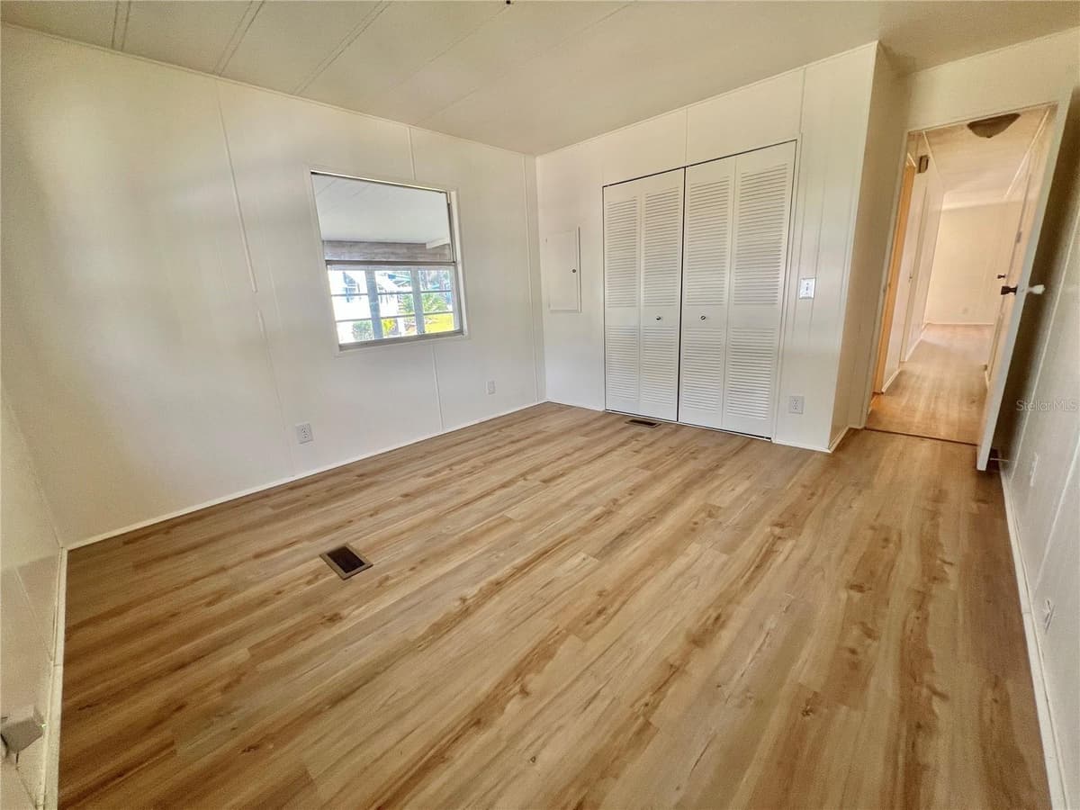 222 HAWTHORNE BOULEVARD — photo 9 of 58