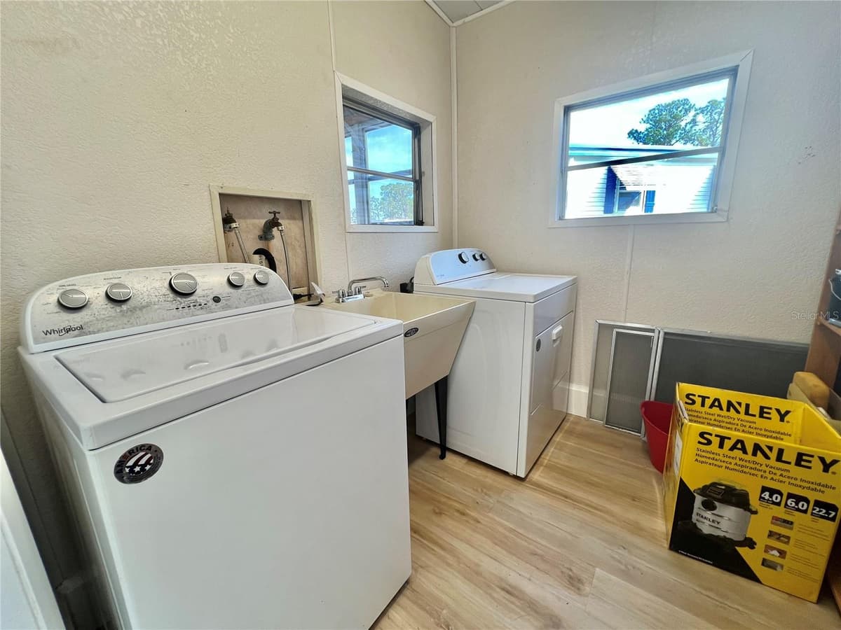 222 HAWTHORNE BOULEVARD — photo 42 of 58