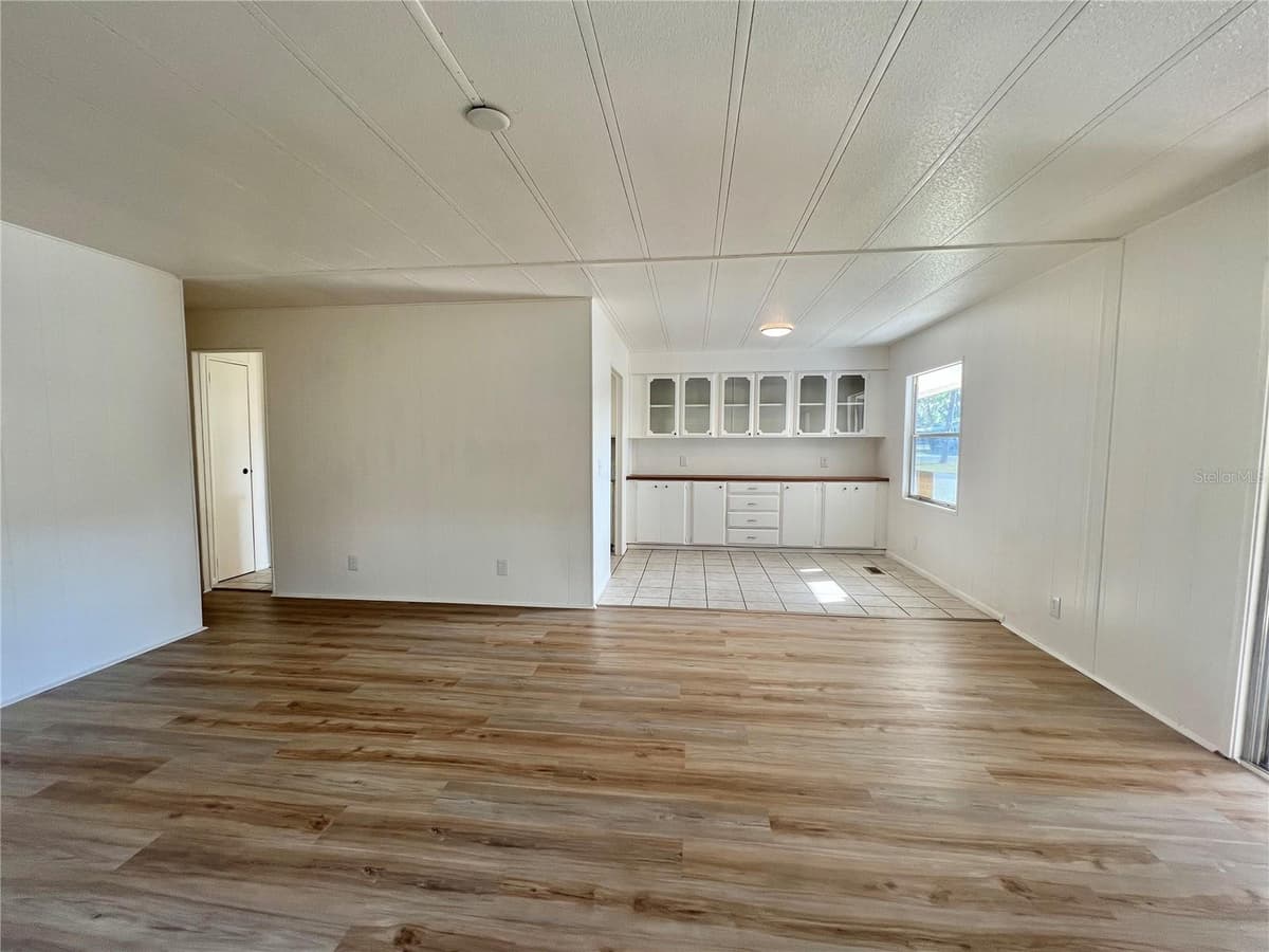 222 HAWTHORNE BOULEVARD — photo 12 of 58