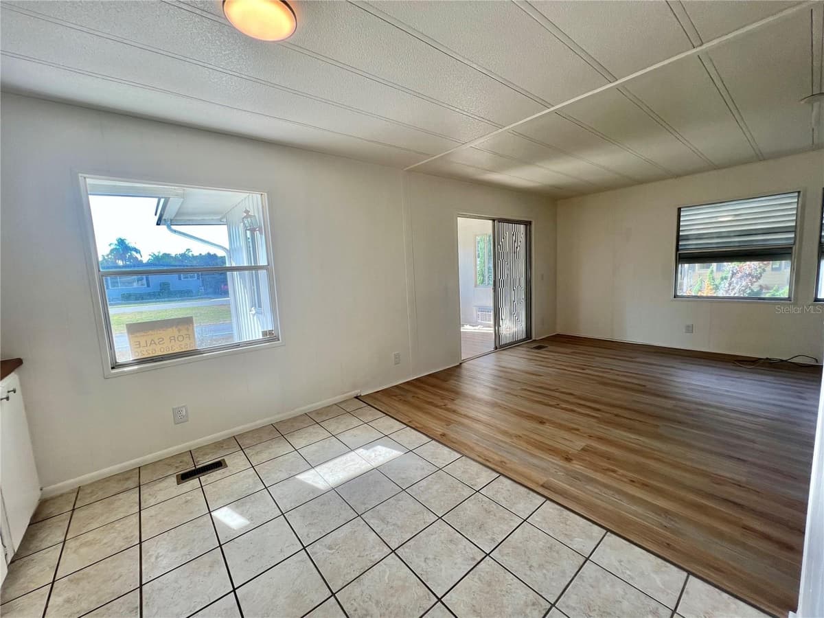 222 HAWTHORNE BOULEVARD — photo 16 of 58