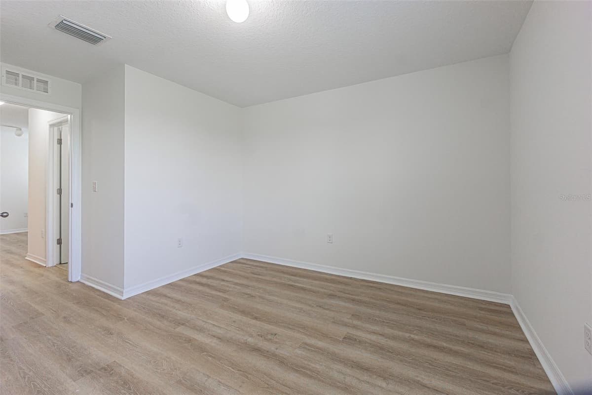 10536 WHISPERING HAMMOCK DRIVE — photo 14 of 29
