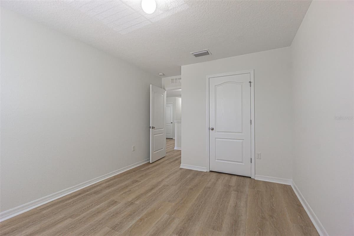 10536 WHISPERING HAMMOCK DRIVE — photo 19 of 29