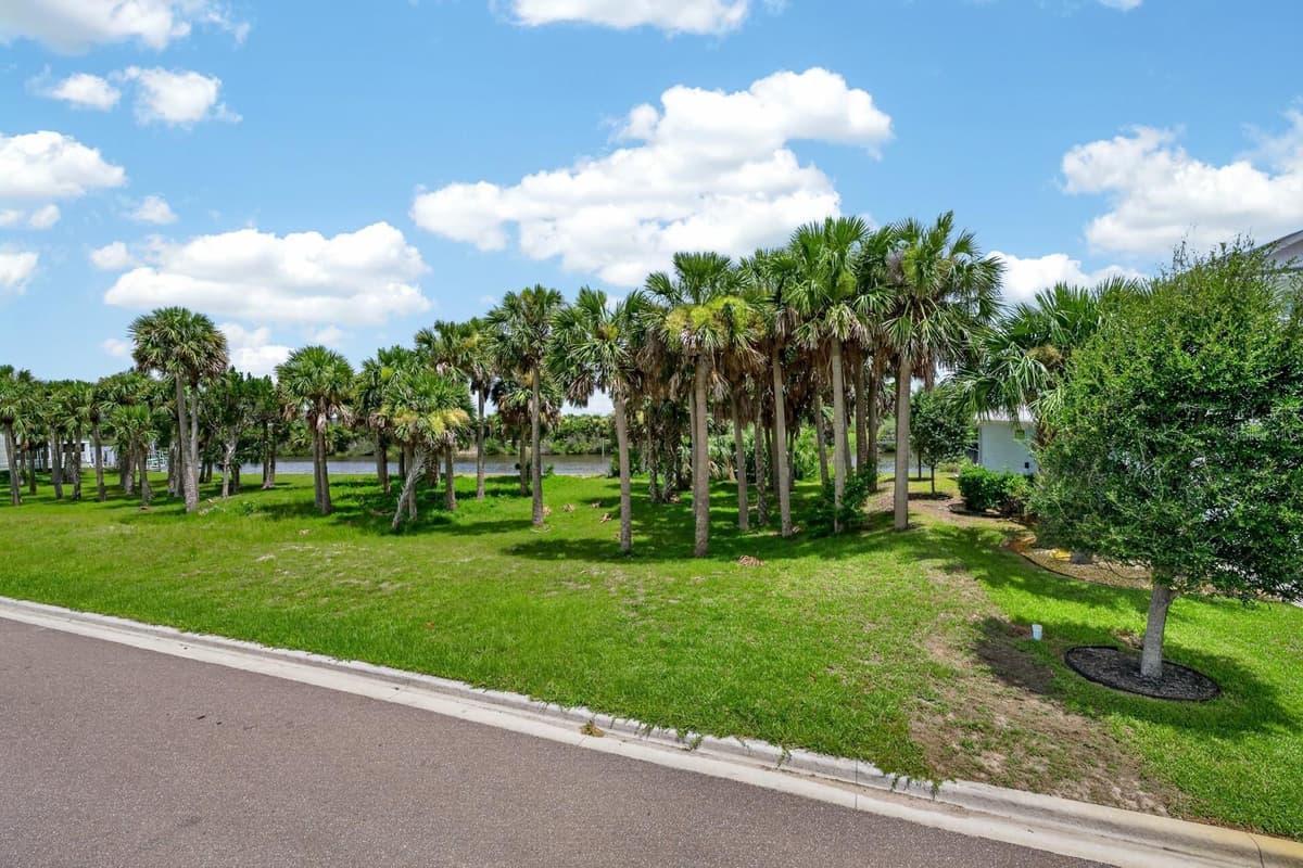 142 SEASIDE POINT — photo 13 of 42