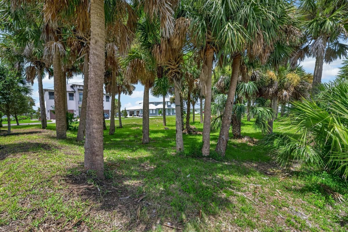 142 SEASIDE POINT — photo 12 of 42