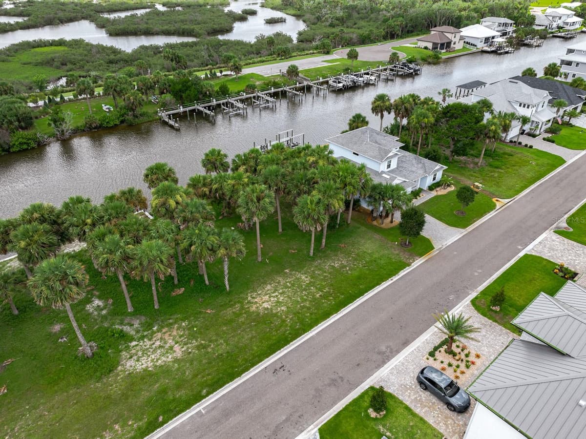 142 SEASIDE POINT — photo 18 of 42