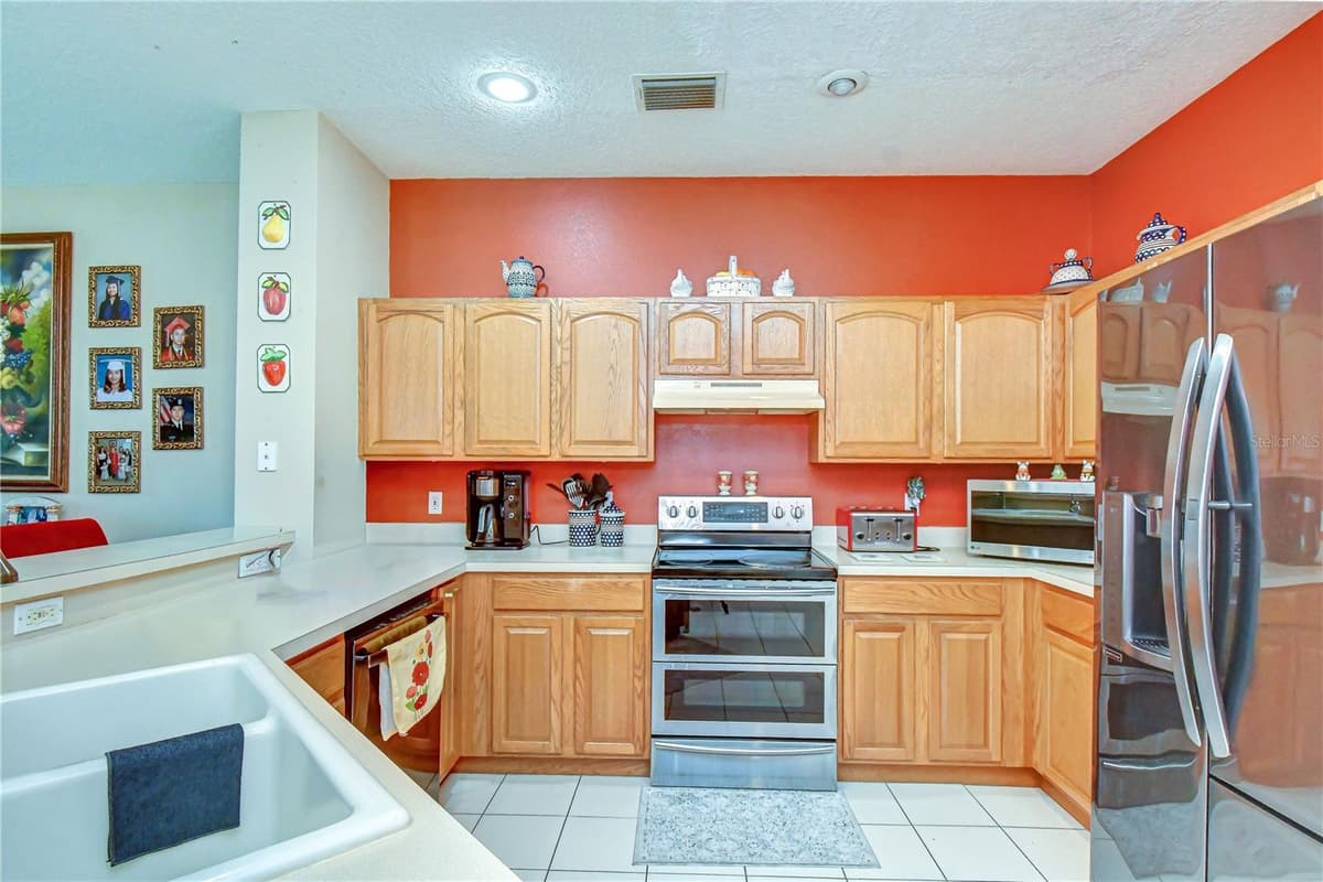 2202 LONGMORE CIRCLE — photo 9 of 35