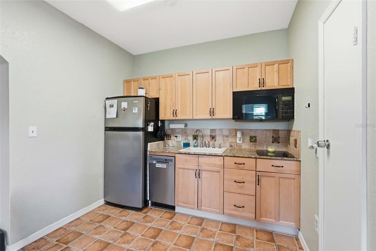 6000 CLEVELAND DRIVE — photo 40 of 61