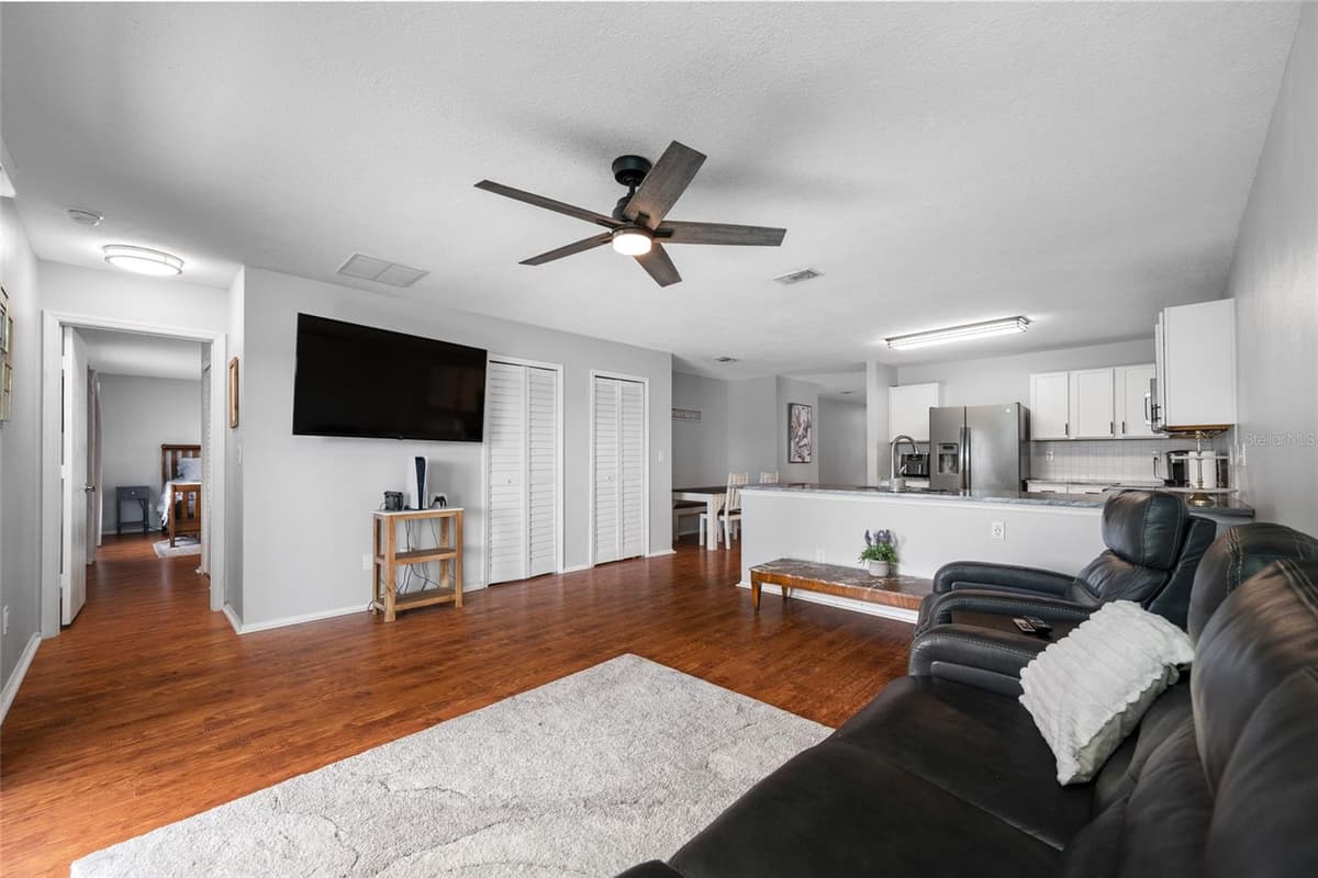 13953 JACOBSON DRIVE — photo 14 of 43