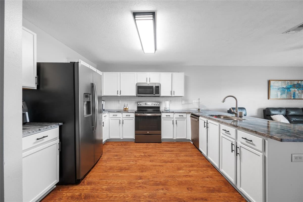 13953 JACOBSON DRIVE — photo 9 of 43