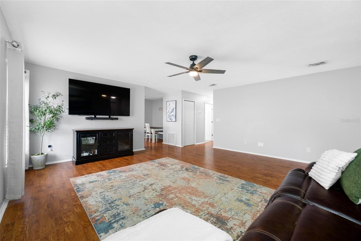 13953 JACOBSON DRIVE — photo 6 of 43
