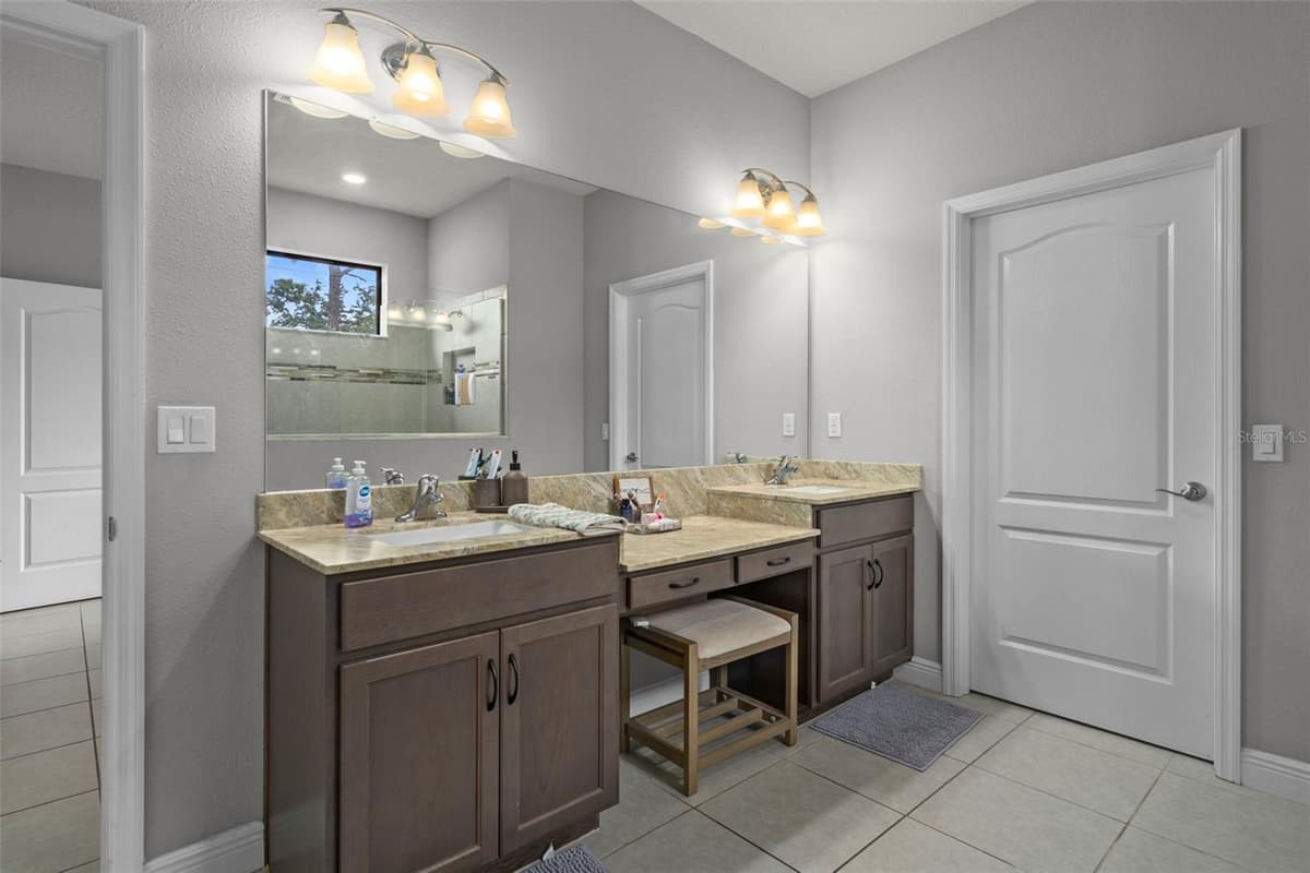 1569 RIVER CIRCLE — photo 16 of 31