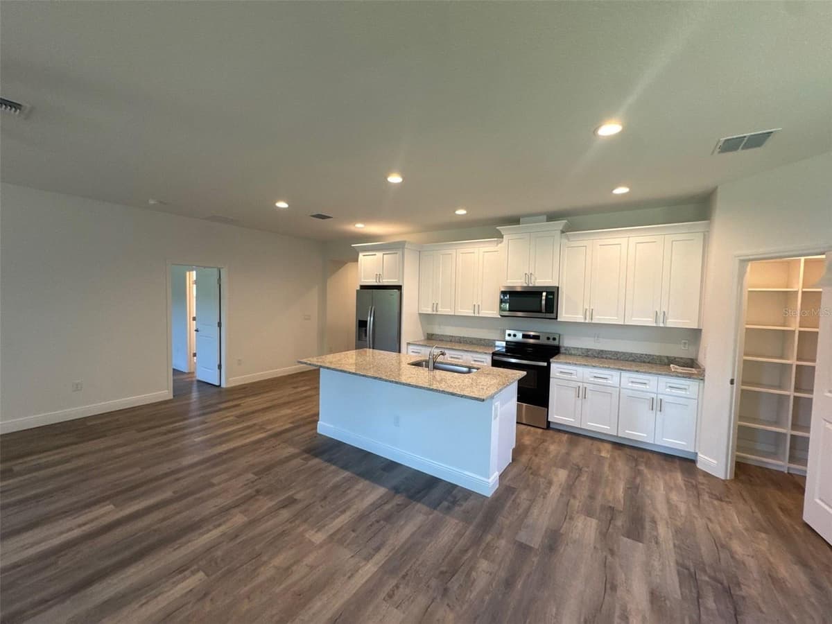 519 ELLIE COURT — photo 6 of 23