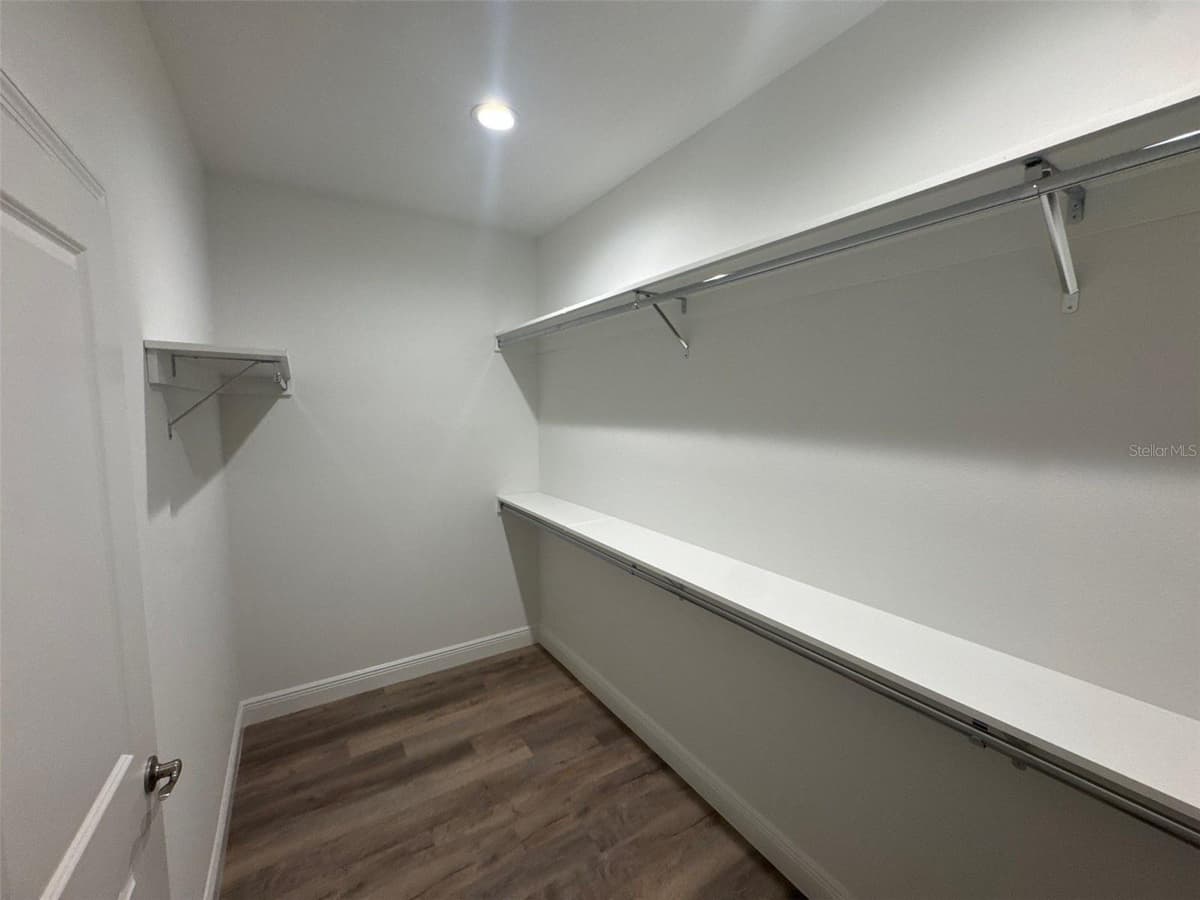 519 ELLIE COURT — photo 13 of 23