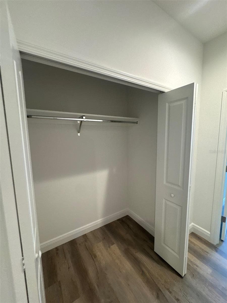519 ELLIE COURT — photo 3 of 23