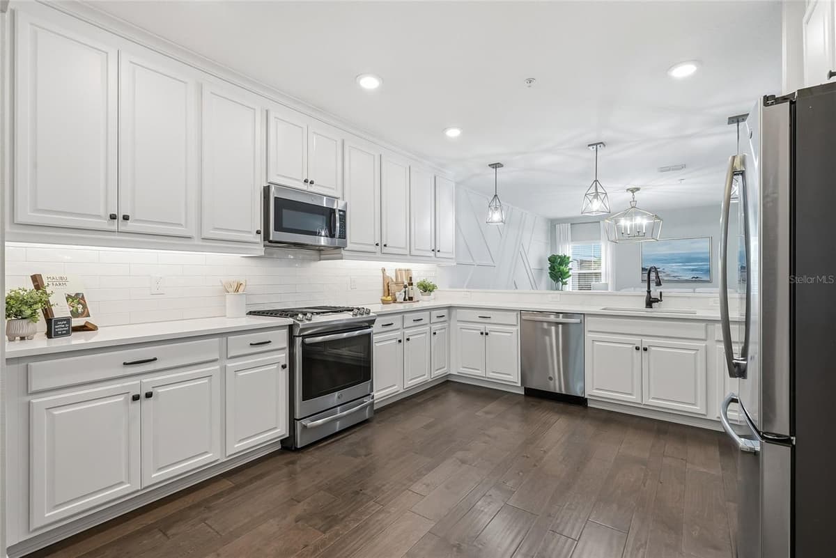 5120 BRIDGE STREET — photo 15 of 42