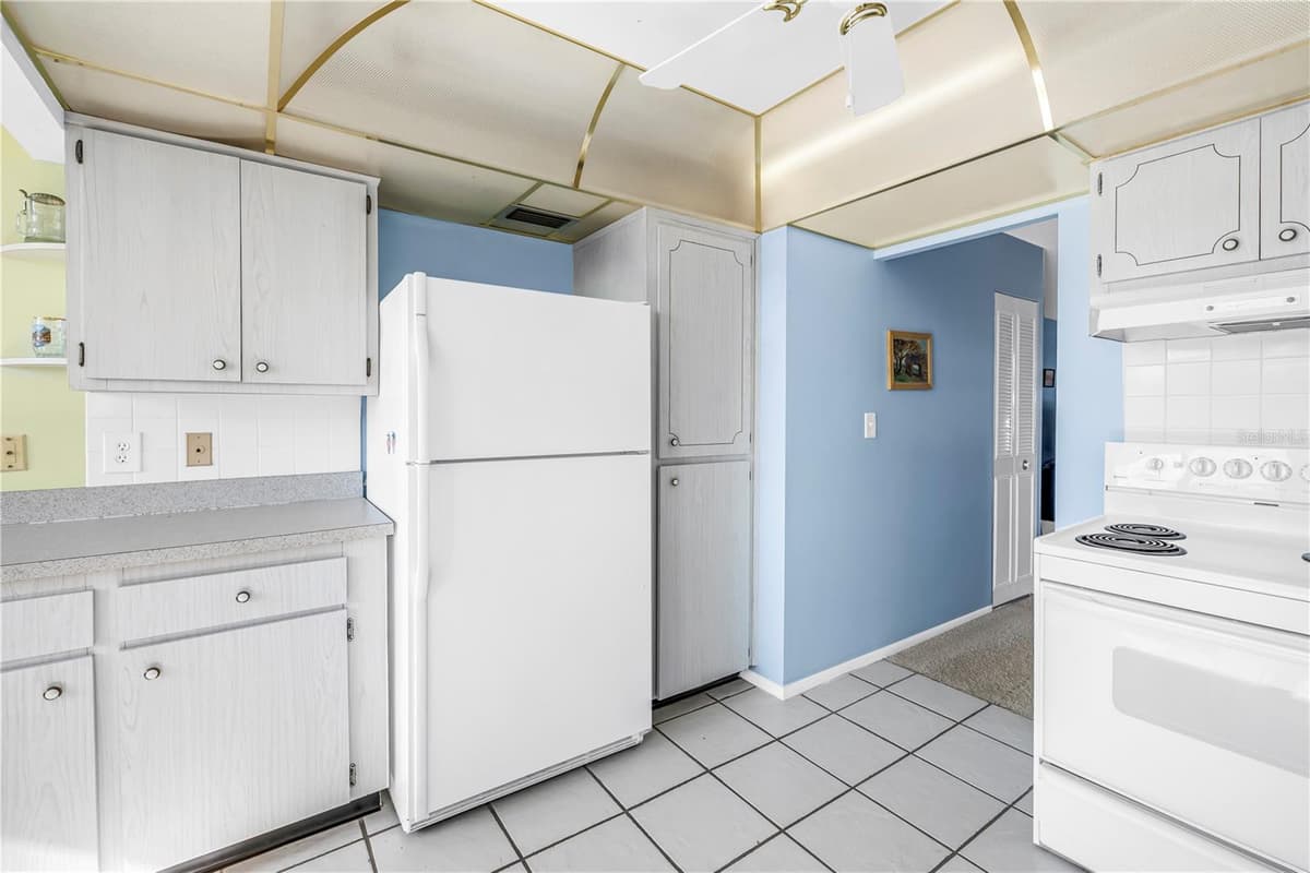 4715 BAY STREET — photo 14 of 33