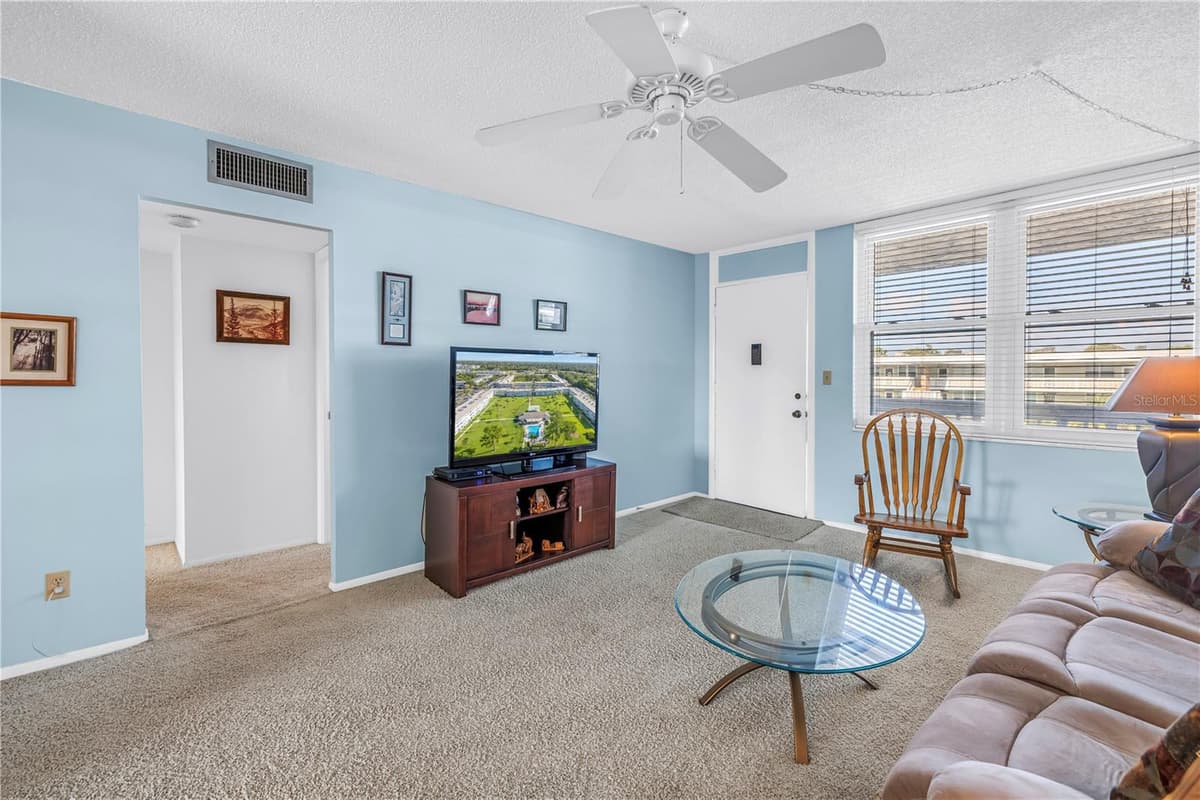 4715 BAY STREET — photo 12 of 33