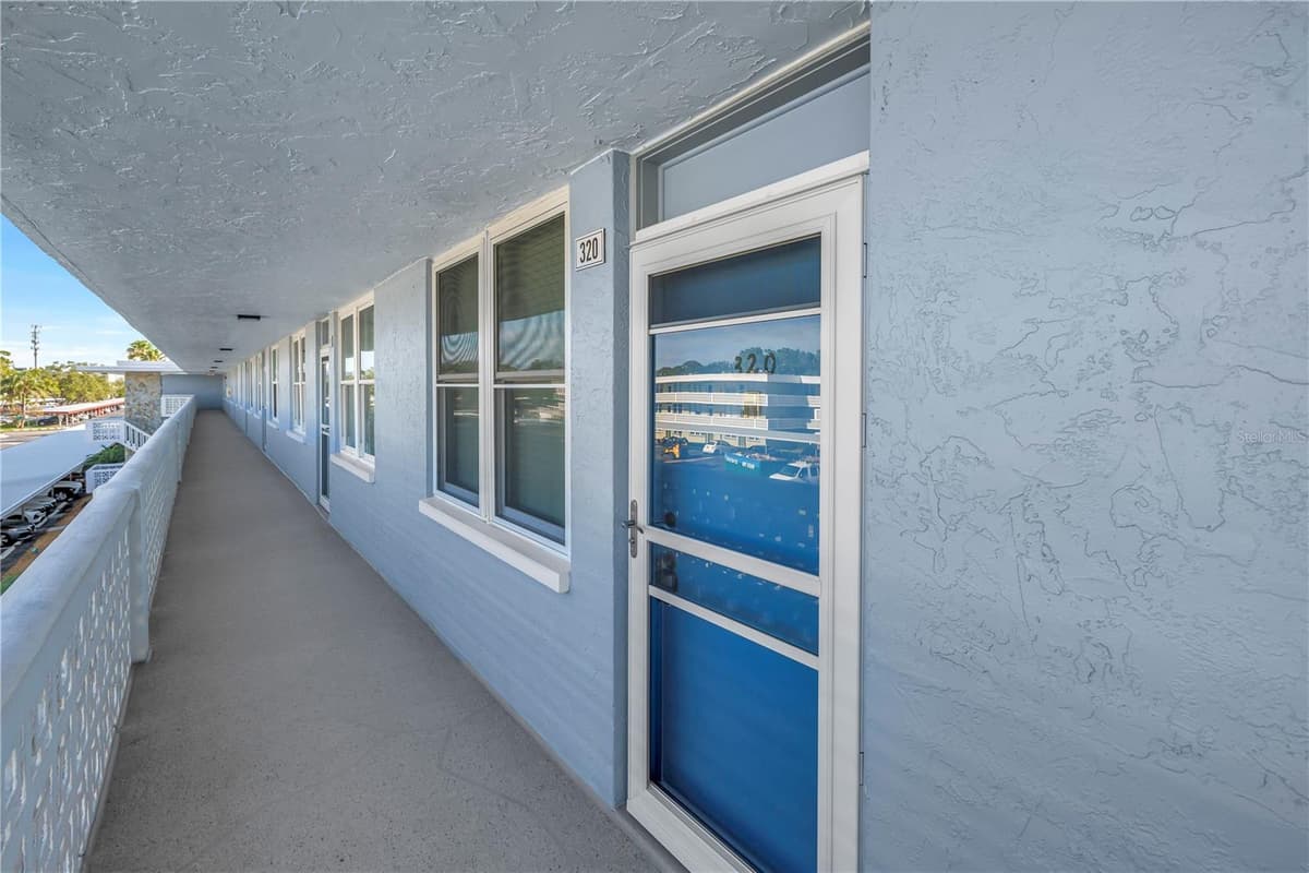 4715 BAY STREET — photo 9 of 33