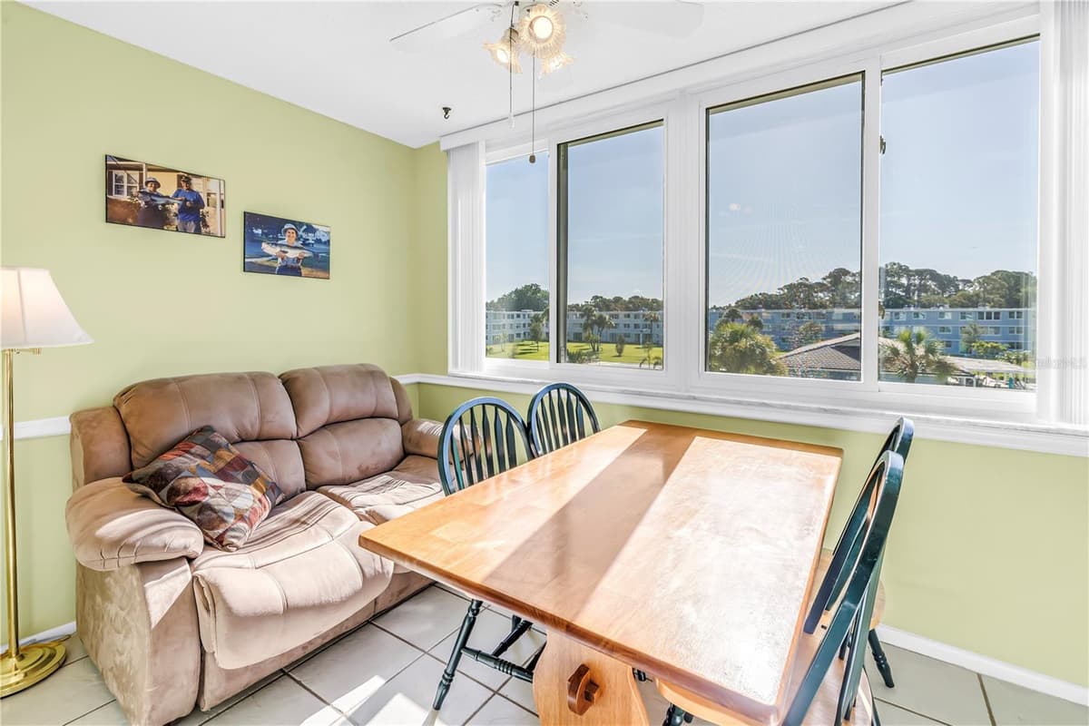 4715 BAY STREET — photo 6 of 33