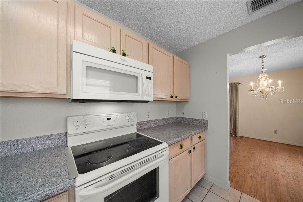 9040 91ST TERRACE — photo 43 of 80
