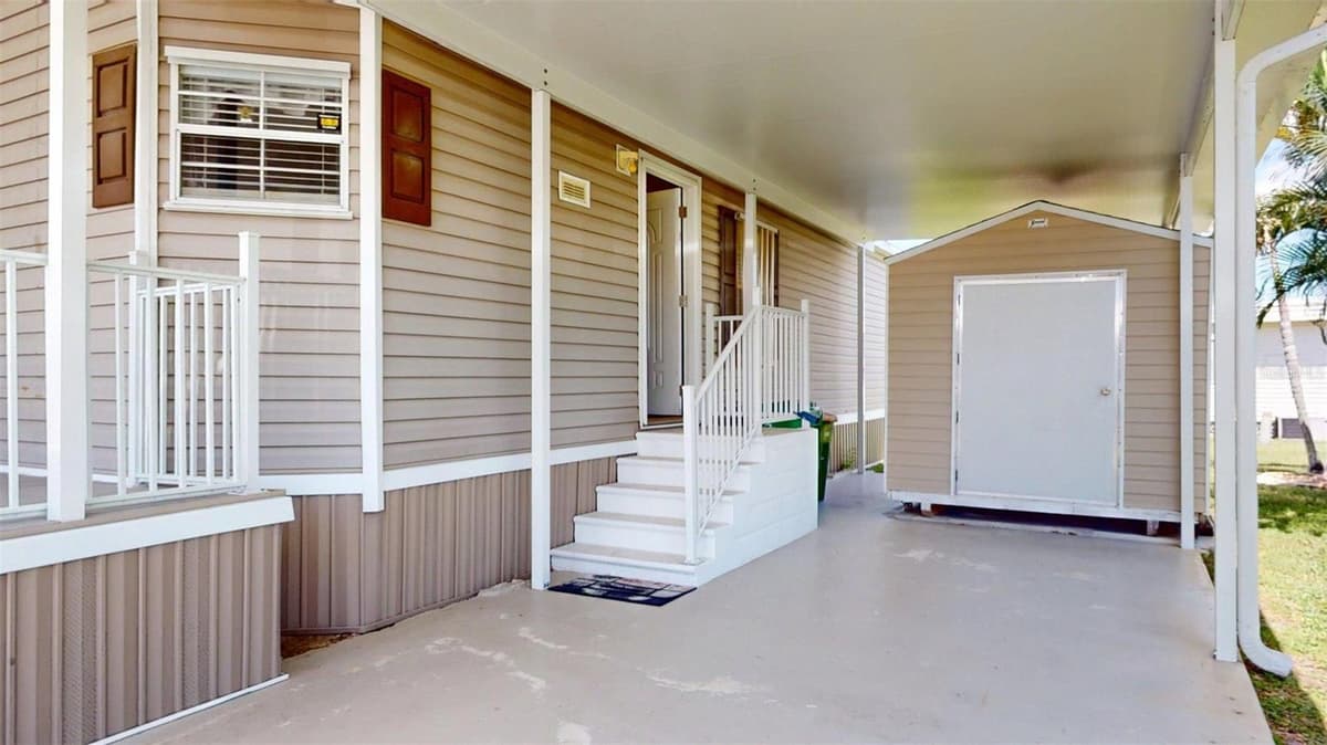 2100 KINGS HIGHWAY — photo 19 of 20