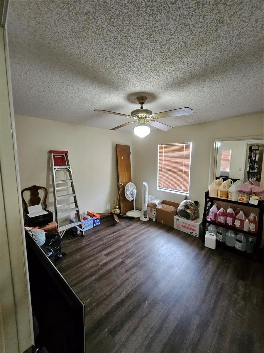 3481 MASTERS AVENUE — photo 9 of 14